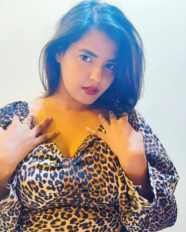 Sakshi vip call girls in Rishikesh